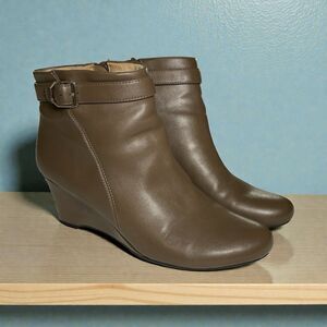 Naturalizer Hurley Taupe Leather Wedge Ankle Boots Women’s 9M With Minor Flaw